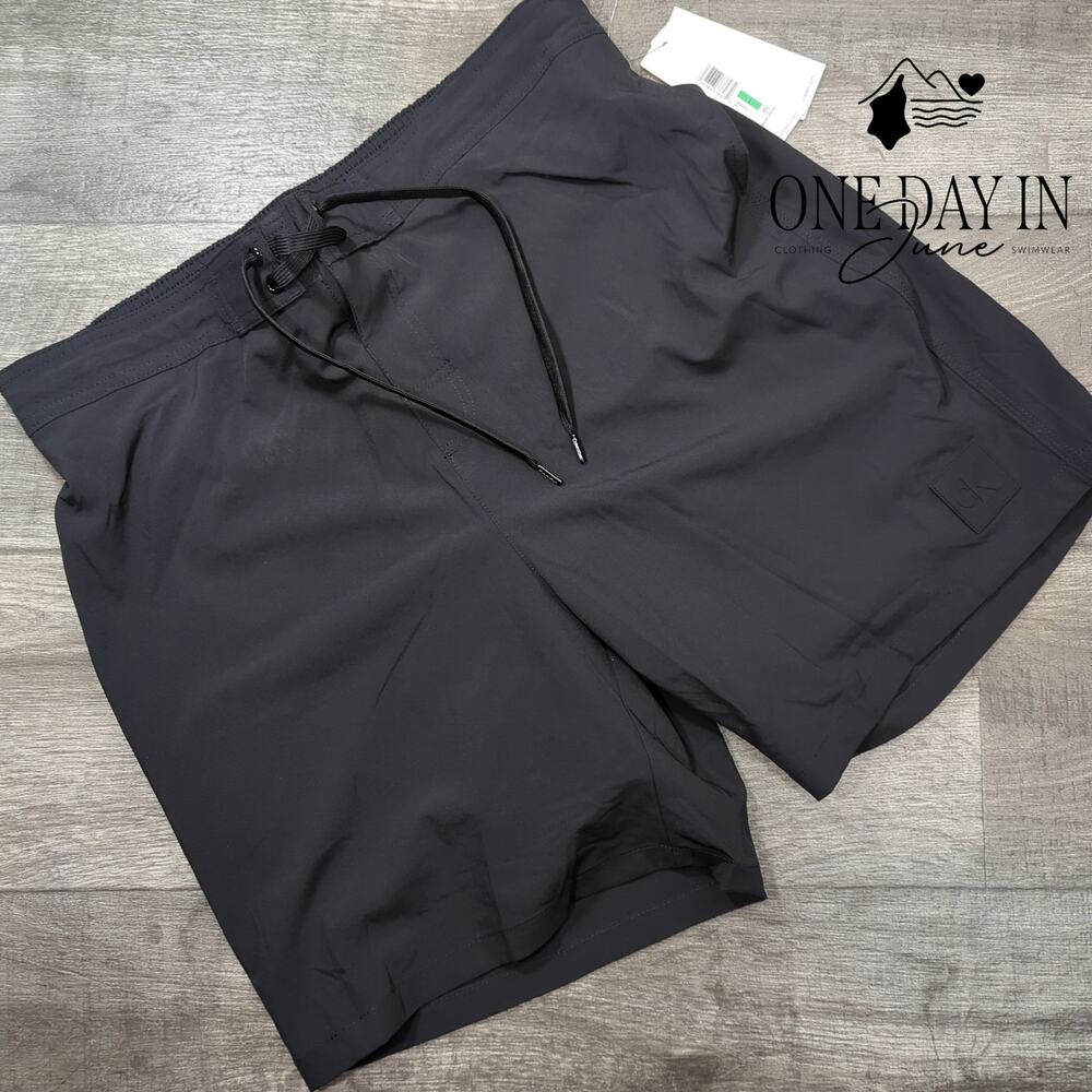 Calvin Klein Boardshorts Size L